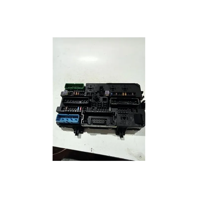 Recambio de caja fusibles/rele para opel astra h berlina (2004) 1.6 referencia OEM IAM 13145017  