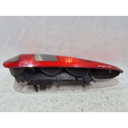 PILOTO TRASERO DERECHO 2S6113A602B 
