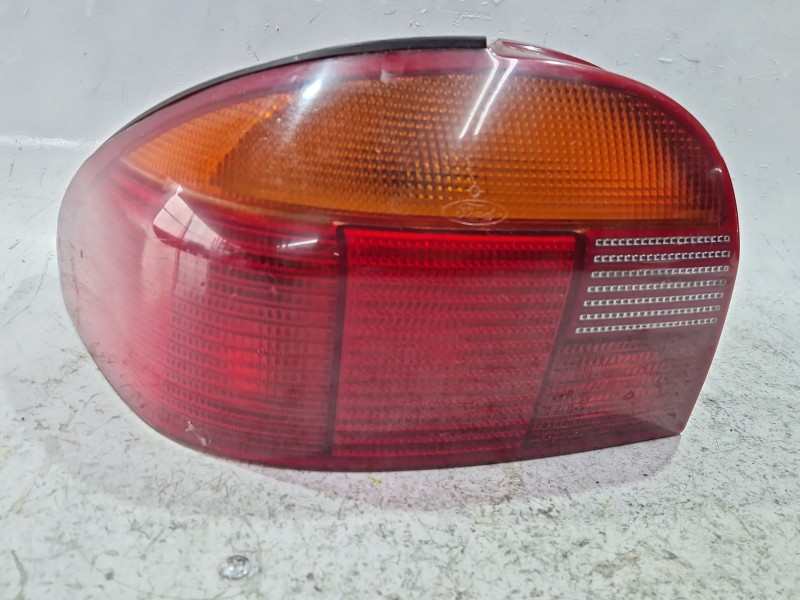 Recambio de piloto trasero izquierdo para ford mondeo i sedán (gbp) 1.8 td referencia OEM IAM 93BG13N004  