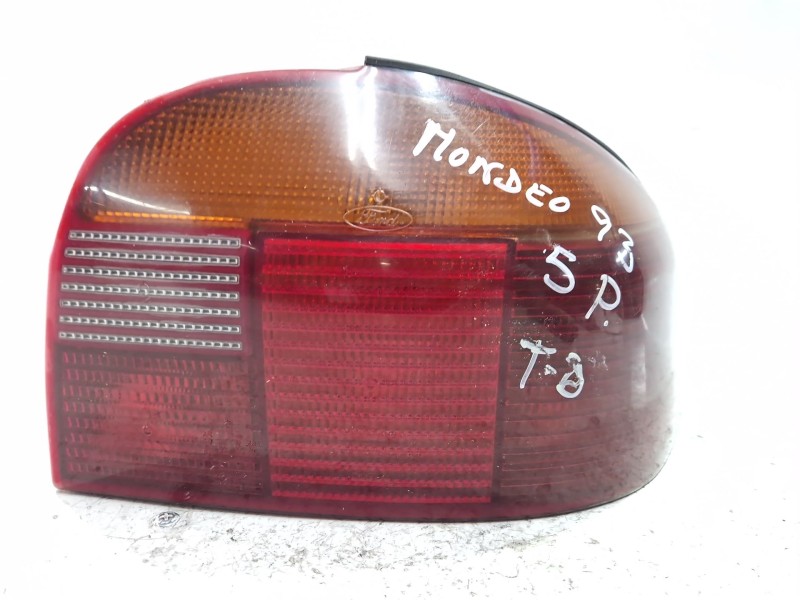 Recambio de piloto trasero derecho para ford mondeo i sedán (gbp) 1.8 td referencia OEM IAM 93BG13N004  