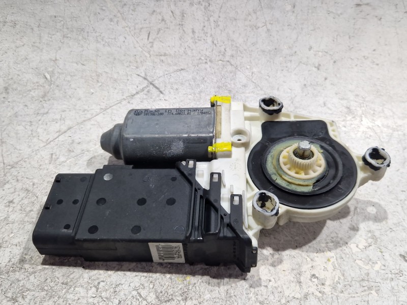 Recambio de motor elevalunas delantero derecho para volkswagen golf iv (1j1) 1.9 tdi referencia OEM IAM 101434202  