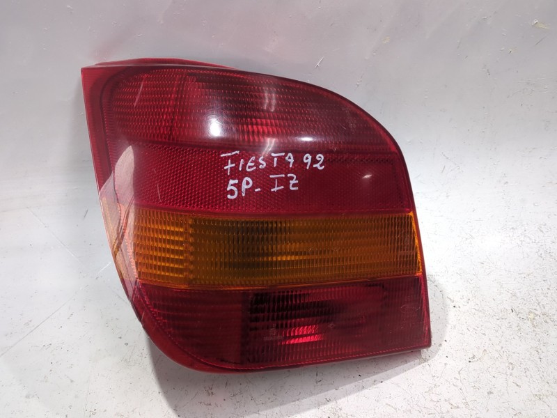 Recambio de piloto trasero izquierdo para ford fiesta iii (gfj) 1.8 d referencia OEM IAM 89FG13N004BA  