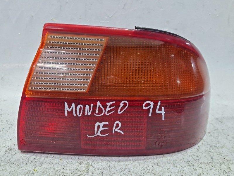 Recambio de piloto trasero derecho para ford mondeo i (gbp) 1.8 td referencia OEM IAM 93BG13N004AA  