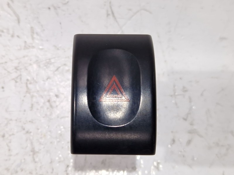 Recambio de boton emergencia para daewoo tacuma (u100) 1.6 referencia OEM IAM   