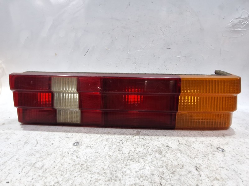 Recambio de piloto trasero derecho para ford granada berl./turnier (1978) 2.8 referencia OEM IAM 82GG13404BA  