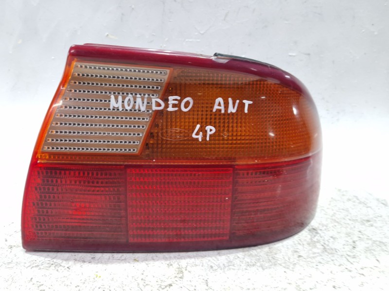 Recambio de piloto trasero derecho para ford mondeo i (gbp) 1.8 td referencia OEM IAM 93BG13N004AA  