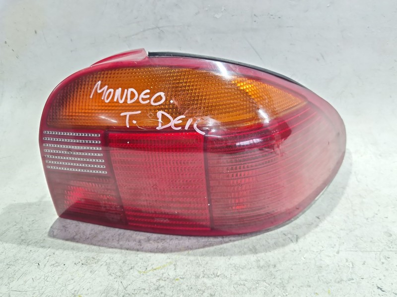 Recambio de piloto trasero derecho para ford mondeo i (gbp) 1.8 td referencia OEM IAM 93BG13N004  