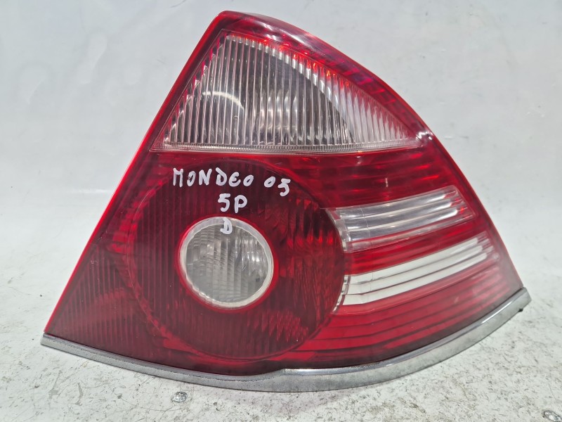 Recambio de piloto trasero derecho para ford mondeo iii sedán (b4y) 2.0 tdci referencia OEM IAM 084311938R  