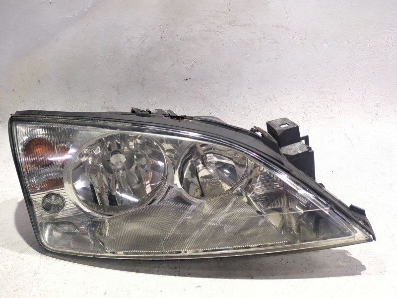 Recambio de faro delantero derecho para ford mondeo iii sedán (b4y) 1.8 16v referencia OEM IAM 0301174204  
