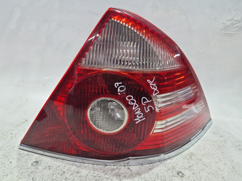 Recambio de piloto trasero derecho para ford mondeo iii sedán (b4y) 2.0 tdci referencia OEM IAM 3S7113404A  