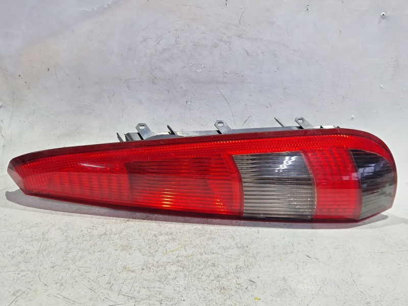 Recambio de piloto trasero derecho para ford fiesta v (jh_, jd_) 1.4 16v referencia OEM IAM 2S6113A602B  