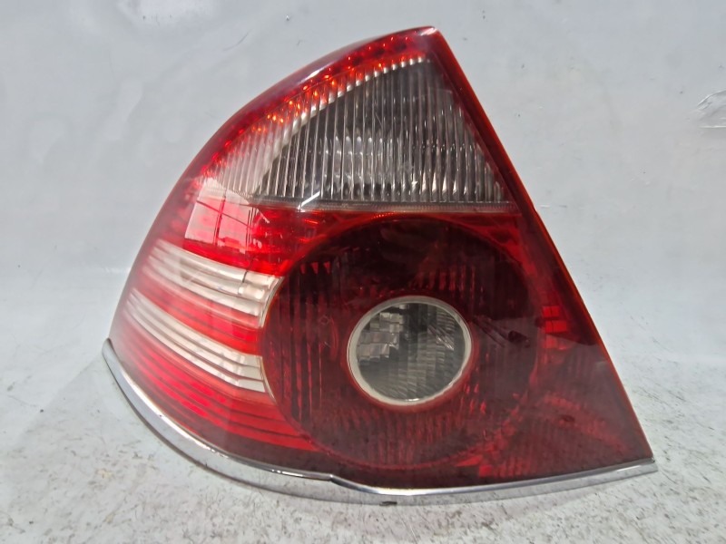 Recambio de piloto trasero izquierdo para ford mondeo iii sedán (b4y) 2.0 tdci referencia OEM IAM 3S7113405A  