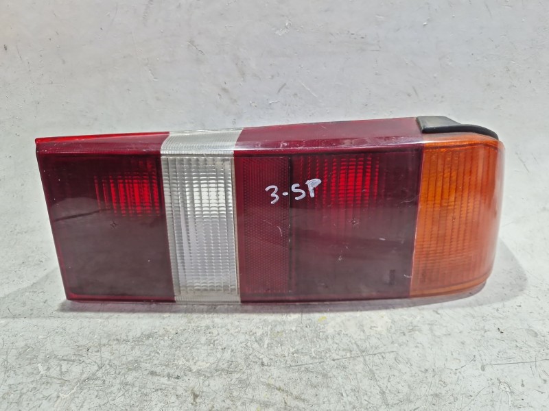 Recambio de piloto trasero derecho para ford sierra berlina (1987) 1.6 referencia OEM IAM 83BG13A602  