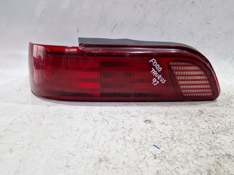 Recambio de piloto trasero izquierdo para ford taurus 3.0 referencia OEM IAM F2DB1E441AD  