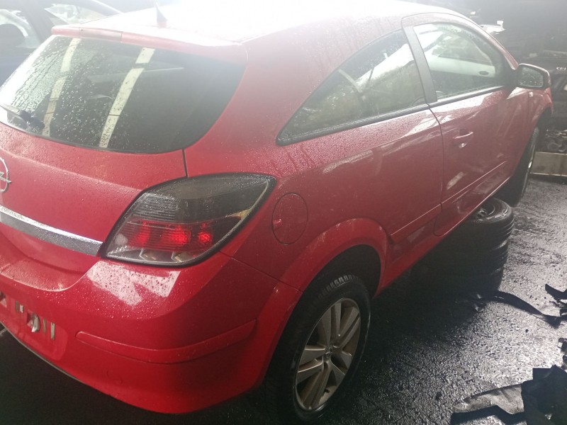 opel astra h gtc (a04) del año 2008
