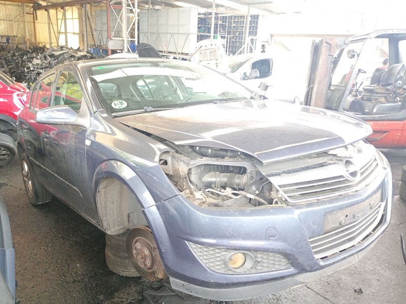 opel astra h gtc (a04) del año 2009