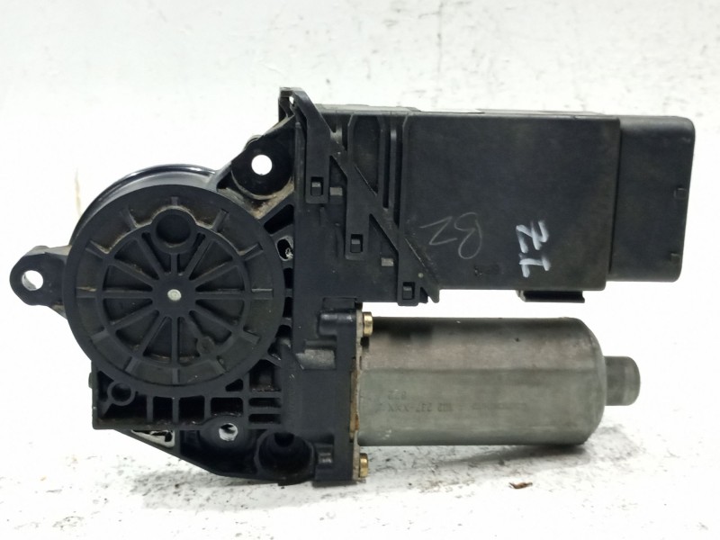 Recambio de motor elevalunas delantero izquierdo para volkswagen golf iv (1j1) 1.9 tdi referencia OEM IAM 101430202  