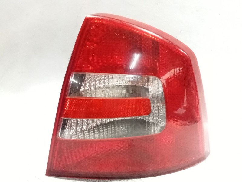 Recambio de piloto trasero derecho para skoda octavia ii (1z3) 1.9 tdi referencia OEM IAM 086651909R  