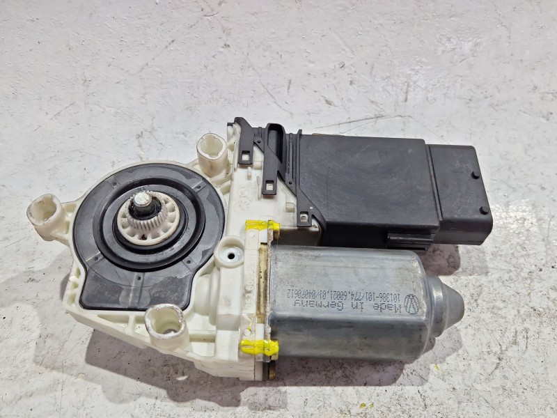 Recambio de motor elevalunas delantero derecho para seat leon (1m1) 1.9 tdi referencia OEM IAM 9776101436203  