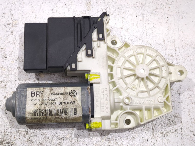 Recambio de motor elevalunas trasero derecho para skoda octavia ii (1z3) 1.9 tdi referencia OEM IAM 995933337  