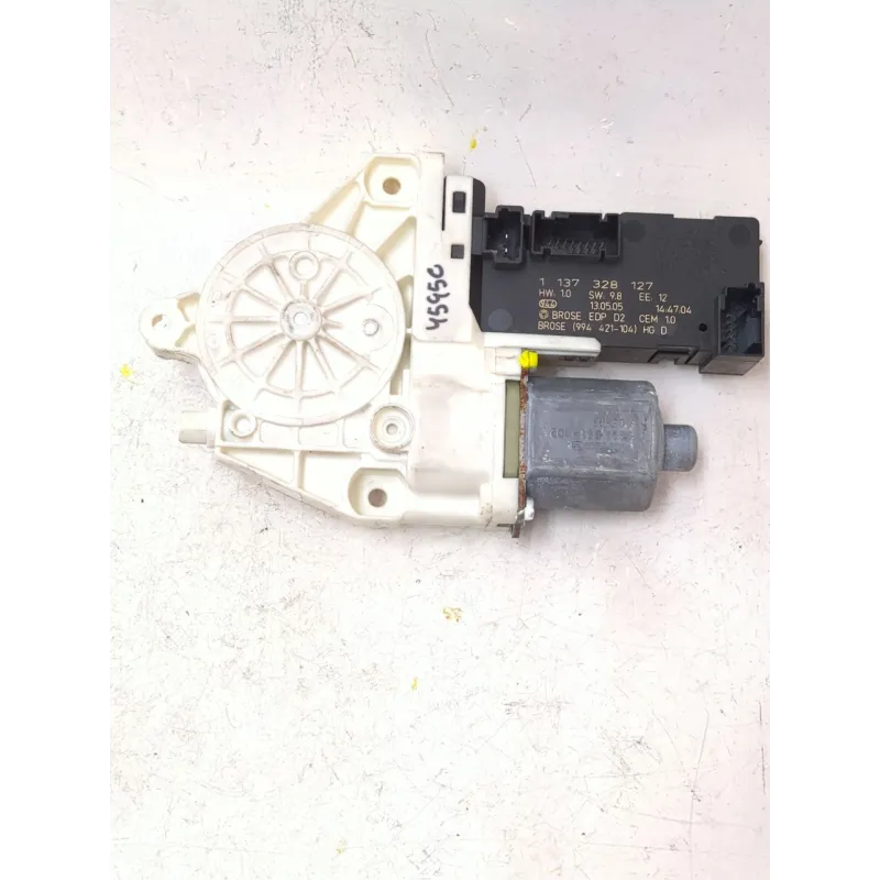 Recambio de motor elevalunas delantero derecho para peugeot 407 sw (6e_, 6d_) 2.0 referencia OEM IAM 1137328127  