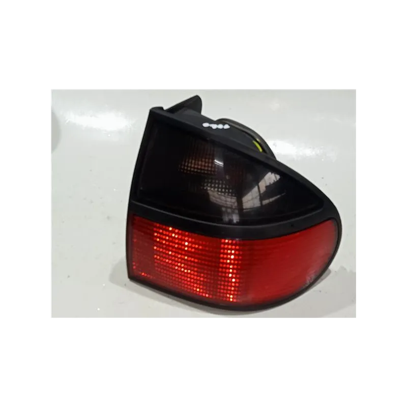 Recambio de piloto trasero derecho para renault laguna (b56)(1994) 2.2 d (b56f/2) referencia OEM IAM 7700820051  
