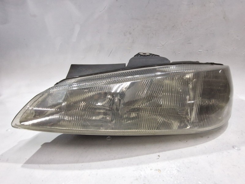 Recambio de faro delantero izquierdo para peugeot 406 (8b) 2.1 td 12v referencia OEM IAM 0301037021  