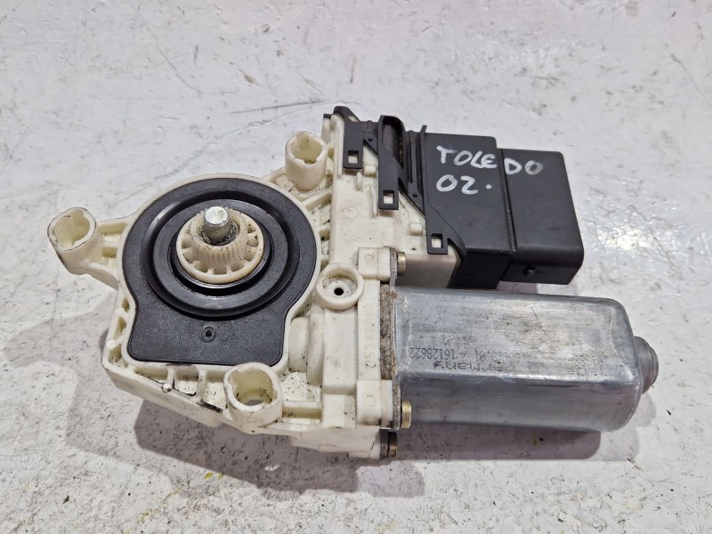 Recambio de motor elevalunas delantero derecho para seat toledo ii (1m2) 1.9 tdi referencia OEM IAM 9776101438202  