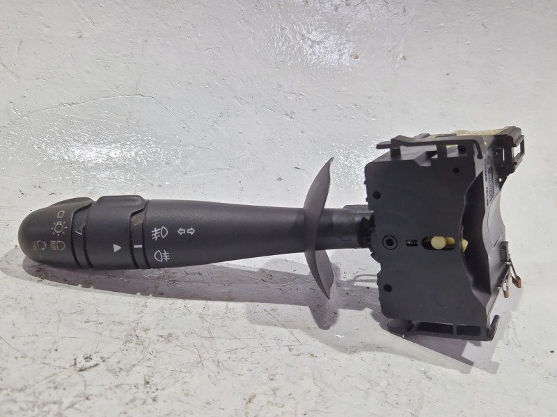 Recambio de mando intermitentes para renault laguna ii (bg0/1_) 1.9 dci (bg08, bg0g) referencia OEM IAM 8200328896  