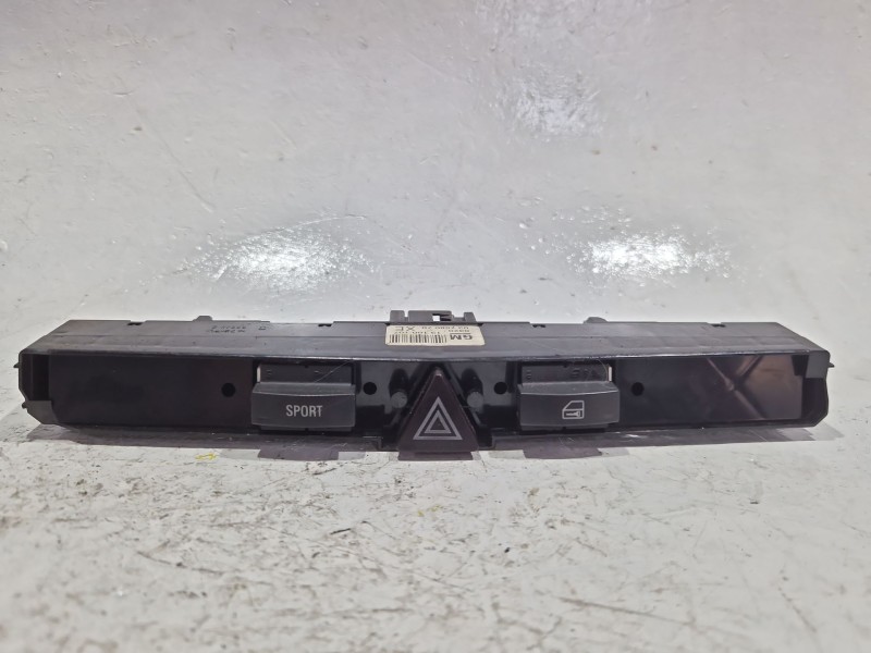 Recambio de boton emergencia para opel astra h gtc (a04) 1.6 (l08) referencia OEM IAM 03758070  