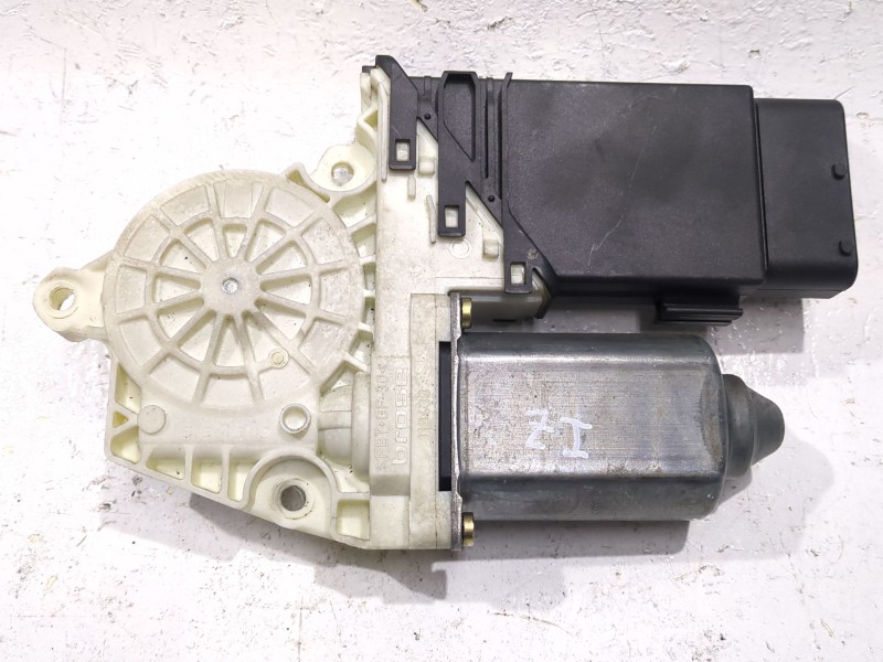 Recambio de motor elevalunas delantero izquierdo para seat leon (1m1) 1.9 tdi referencia OEM IAM 9776105404301  