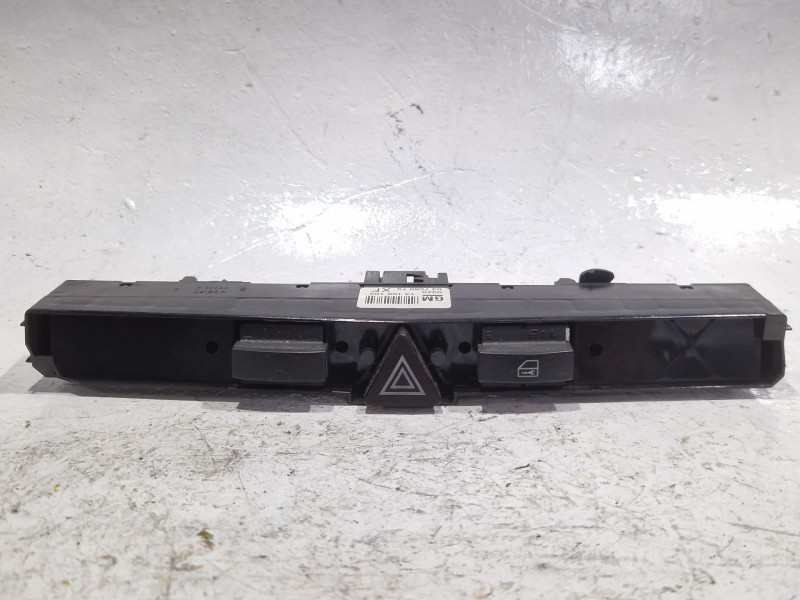 Recambio de boton emergencia para opel astra h (a04) 1.7 cdti (l48) referencia OEM IAM 03758075XF  