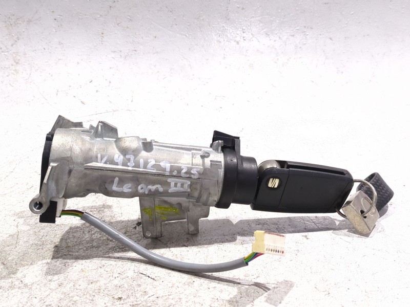 Recambio de conmutador de arranque para seat leon st (5f8) 1.6 tdi 4drive referencia OEM IAM 1K0905851  