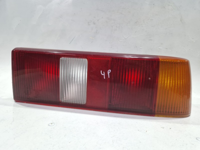 Recambio de piloto trasero derecho para ford sierra turnier (1987) td referencia OEM IAM 87BG13A602AA  