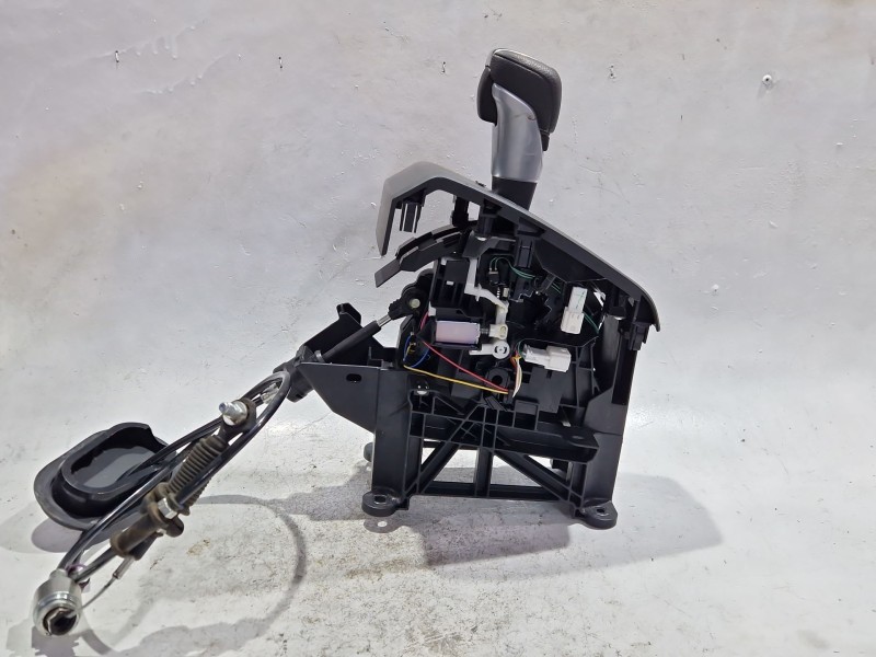 Recambio de palanca cambio para nissan micra v (k14) 1.0 ig-t referencia OEM IAM 75M064  