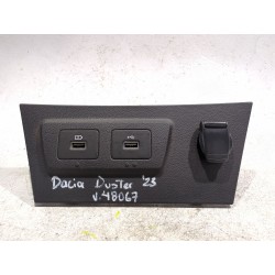 Recambio de conector usb / aux para dacia duster (hm_) 1.5 dci 90 (hmaa) referencia OEM IAM 682640040R  