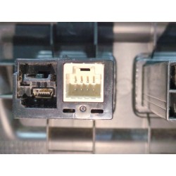 Recambio de conector usb / aux para dacia duster (hm_) 1.5 dci 90 (hmaa) referencia OEM IAM 682640040R  