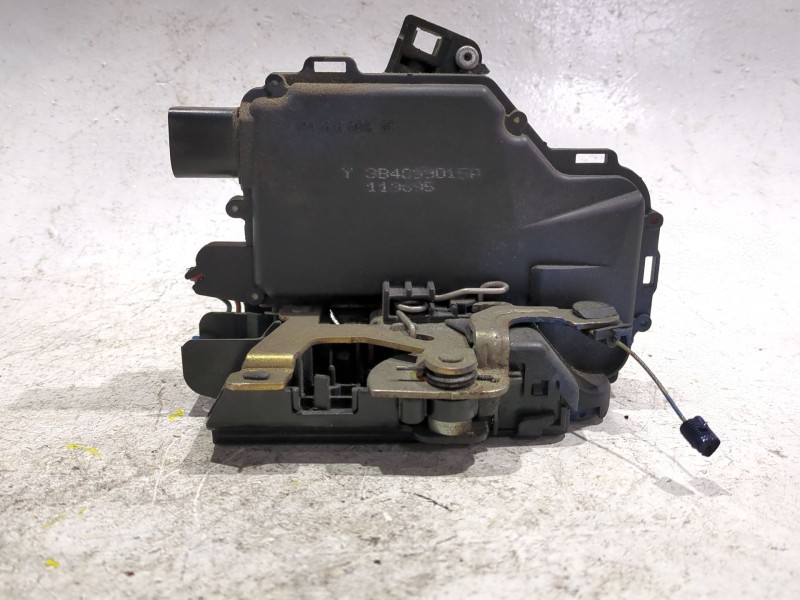 Recambio de cerradura puerta trasera izquierda para renault laguna ii (bg0)(2001) 1.9 dci (bg0g) referencia OEM IAM 3b4039015a  