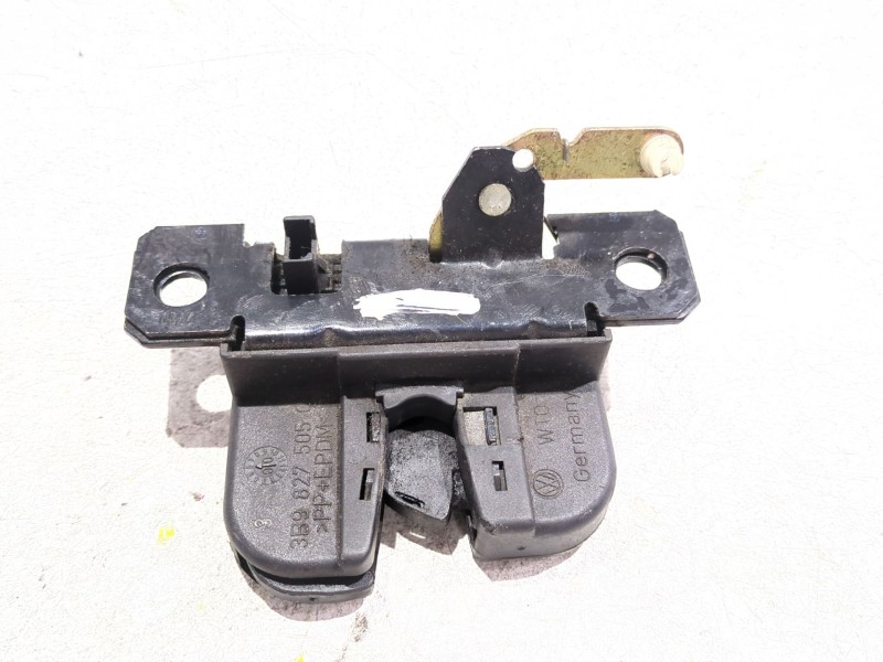 Recambio de cerradura maletero / porton para seat leon (1m1) 1.9 tdi referencia OEM IAM 3B9827505C  