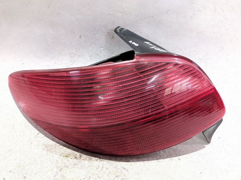 Recambio de piloto trasero izquierdo para peugeot 306 hatchback (7a, 7c, n3, n5) 1.9 d referencia OEM IAM 2531G  