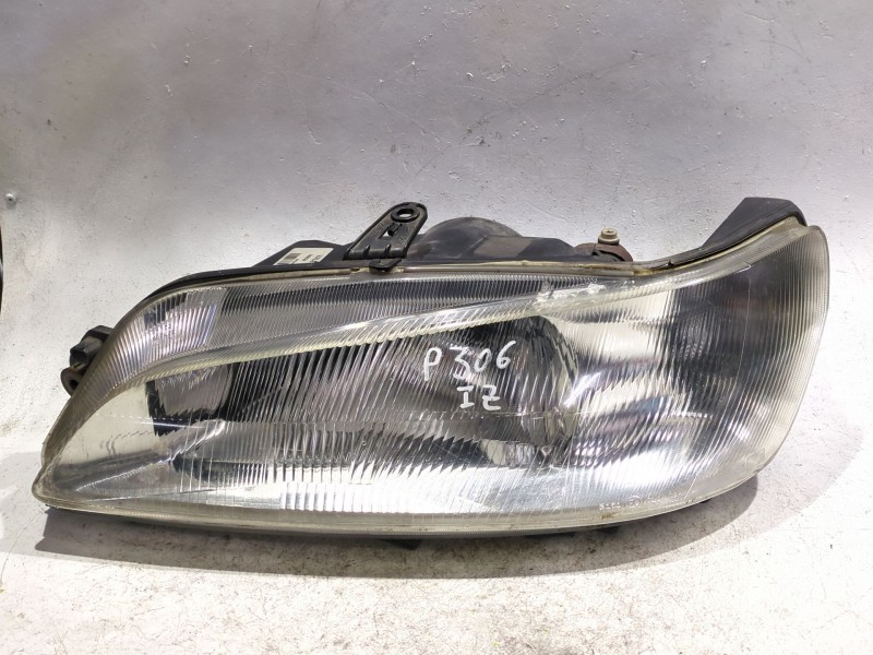 Recambio de faro delantero izquierdo para peugeot 306 (7b, n3, n5) 1.6 sr referencia OEM IAM 89000882  
