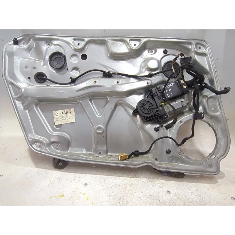 Recambio de mecanismo elevalunas delantero izquierdo para volkswagen passat berlina (3b3)(2000) 1.9 tdi referencia OEM IAM 3B483