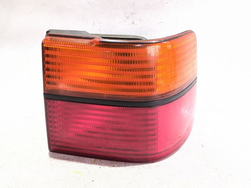 Recambio de piloto trasero derecho para volkswagen vento (1h2)(1991) 1.9 d referencia OEM IAM 1H5945112B  