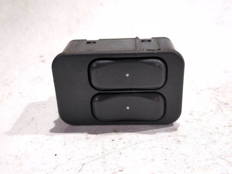 Recambio de mando elevalunas delantero izquierdo para opel combo furgoneta/monovolumen 1.7 cdti 16v referencia OEM IAM 13363202 