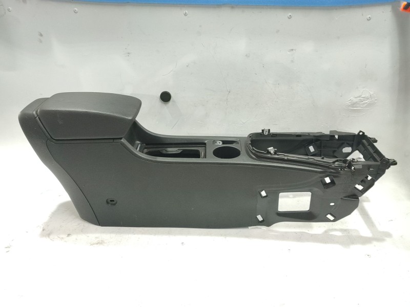 Recambio de consola central para opel astra j 1.4 turbo referencia OEM IAM 13317404T  