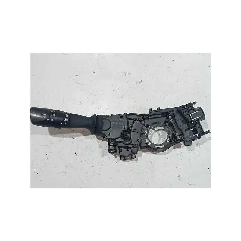 Recambio de mando de luces para toyota auris (e18)(10.2012) referencia OEM IAM 17F852 17F850  