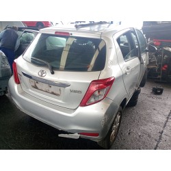 toyota yaris (_p13_) del año 2013