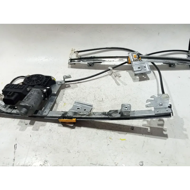 Recambio de mecanismo elevalunas delantero izquierdo para ford mondeo iii (b5y) 2.0 tdci referencia OEM IAM 944010327  