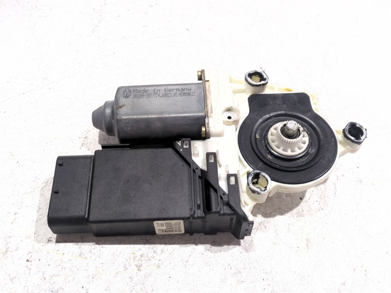 Recambio de motor elevalunas delantero derecho para volkswagen golf iv (1j1) 1.9 tdi referencia OEM IAM 1J1959802D  