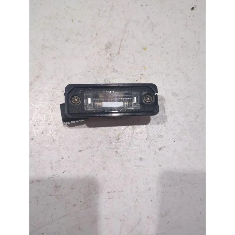 Recambio de piloto matricula para volkswagen golf v (1k1) 2.0 referencia OEM IAM 1J6943021B  
